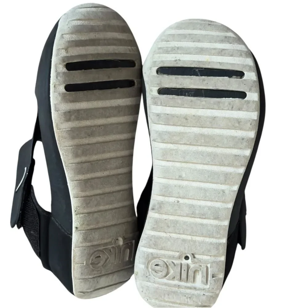 Nike Boys Kids Sunray Protect Black Shoes. Size 1.